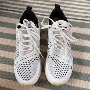 Nike  max 270 White and Black Athletic Sneakers w 8